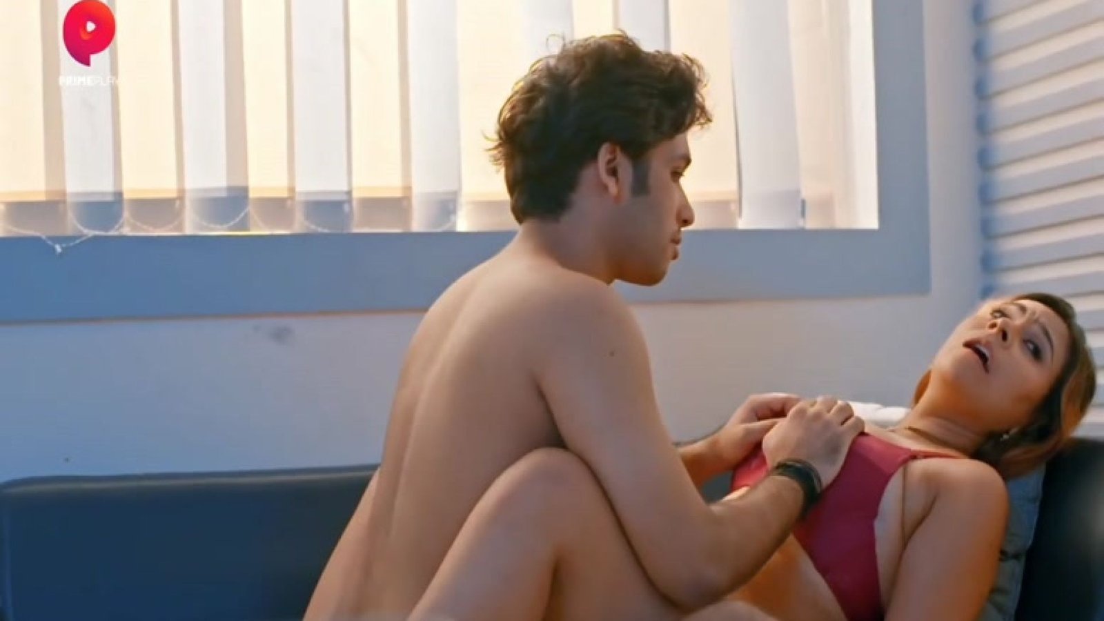 Tripti Berra Scene in Kasturi Tamil